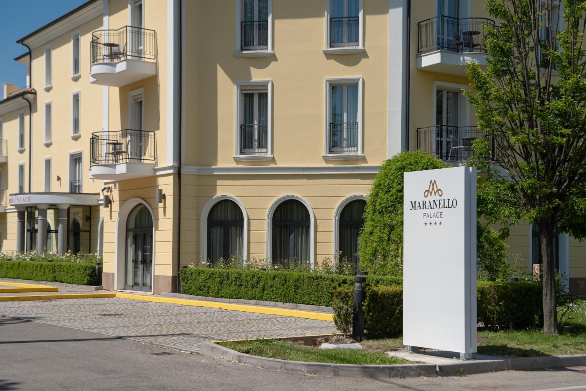 Maranello Palace Hotel Екстериор снимка