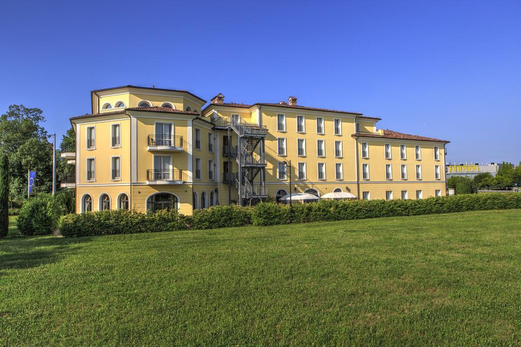 Maranello Palace Hotel Екстериор снимка